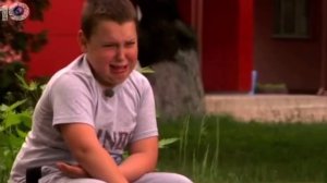 Мальчику не дали шоколадку | мальчик плачет из-за шоколадки | Мама не купила шоколад