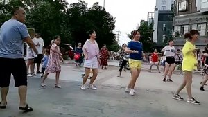 Шаффл . Корейцы все поголовно танцуют этот танец на улицах. #Shuffle
