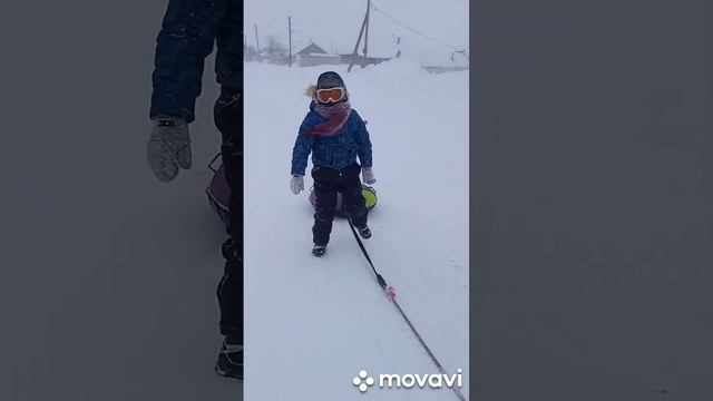 погода ужасная,но ребёнок очень хотел кататься