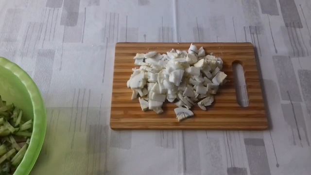 ВКУСНЫЙ САЛАТ С ВЕТЧИНОЙ,СЫРОМ И ОГУРЦОМ/ПРОСТОЙ И ЛЁГКИЙ В ПРИГОТОВЛЕНИИ