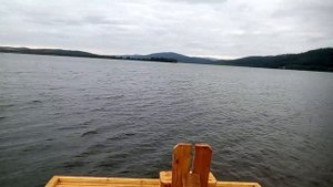 Пирс для рыбалки из старых покрышек.