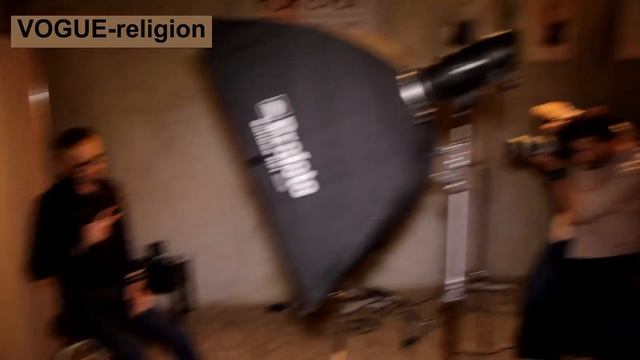 Backstage с запуска праймеров Make Up For Ever смотреть онлайн