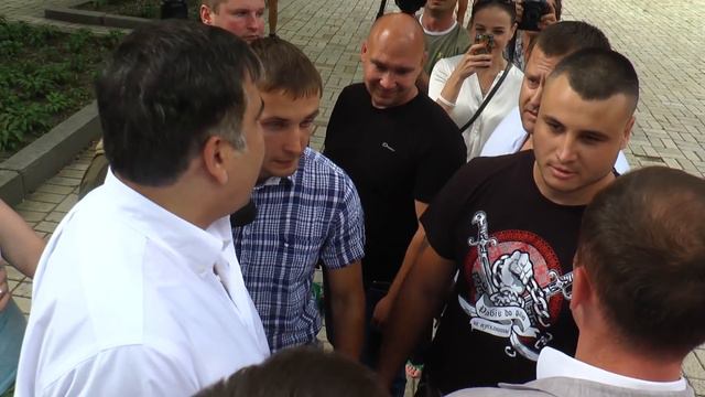 Нардеп Филатов напал на Михаила Саакашвили в Чернигове смотреть онлайн