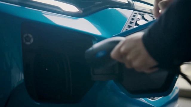 Nova Ford E-Transit Custom 2023 - Van 100% Elétrica - Confira! - Power Car смотреть онлайн