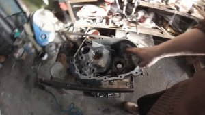 ремонт КПП мазда 626,замена сальника первичного вала и сальника вала переключения передач.