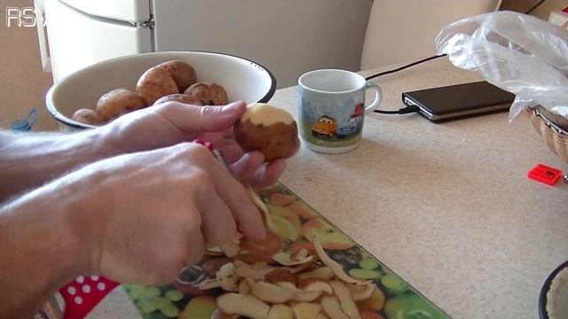 Если не хочешь чистить картошку, а надо!! Чем чистить картошку! смотреть онлайн