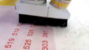 Фрезеровка двухслойного пластика: ПВХ и акрил.