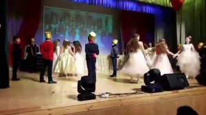 Осенний бал, очень красивый танец.
