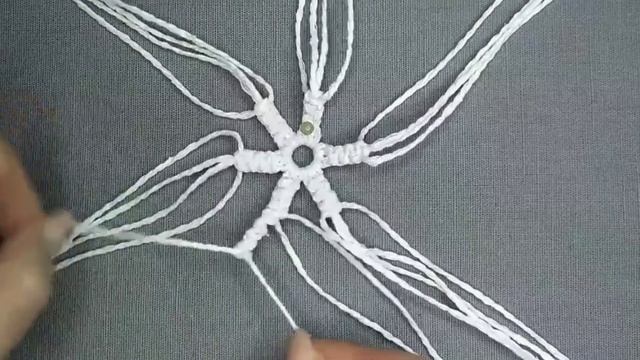 Как сплести простую снежинку макраме за 20 минут. смотреть онлайн