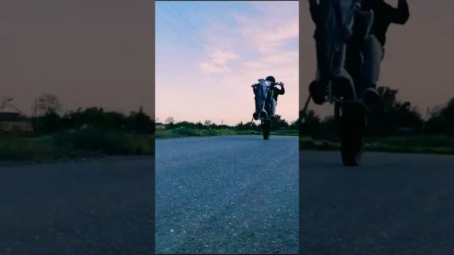 Как ездить на заднем колесе! смотреть онлайн