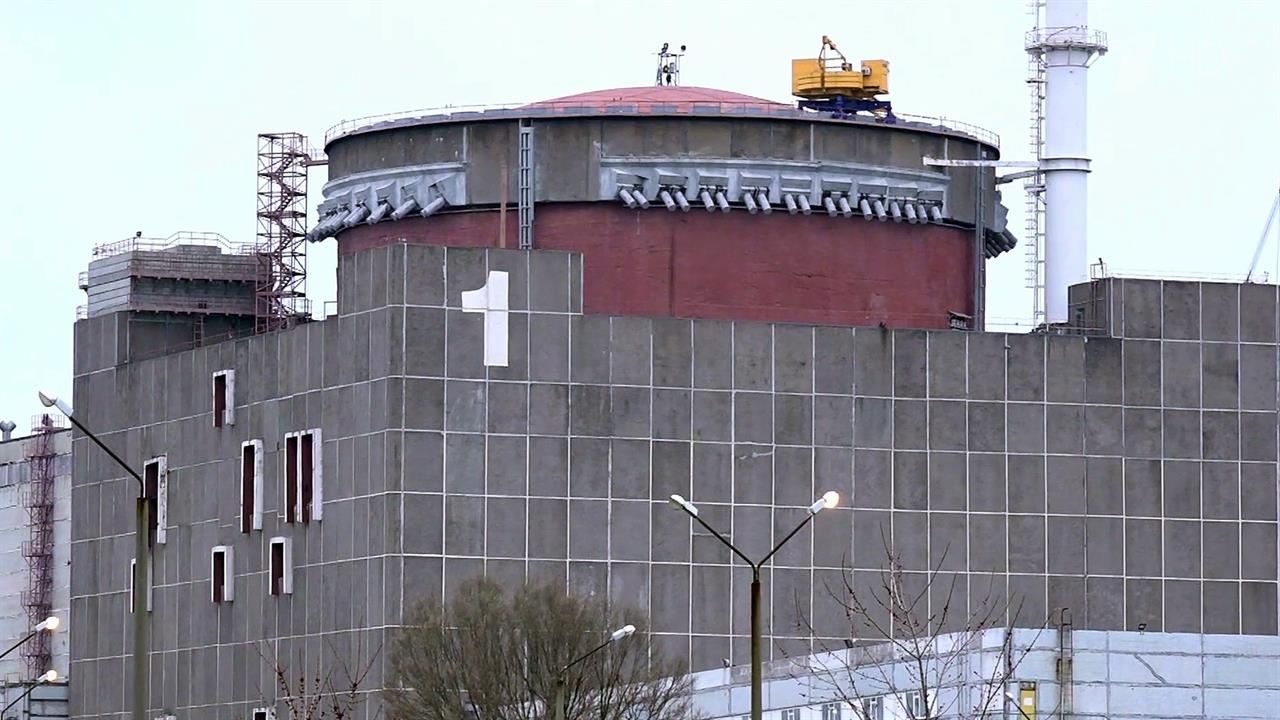 Была атака на аэс. Атака ЗАЭС. Атака на Запорожскую АЭС. Нападение на Запорожскую АЭС.