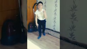 Танцую под песню эй гайс у меня всё найс