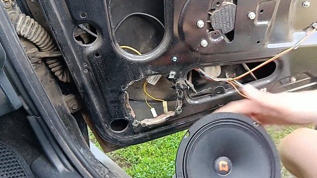 Замена штатных динамиков в Ваз 2114 на DL Audio Raven 165 смотреть онлайн