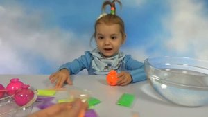 Катя и папа сделали попрыгунчики