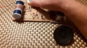 Простой регенеративный приемник на 3 транзисторах.