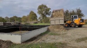 Гидроизоляция ленточного фундамента, с последующей засыпкой. / Дом с нуля в Чечне.