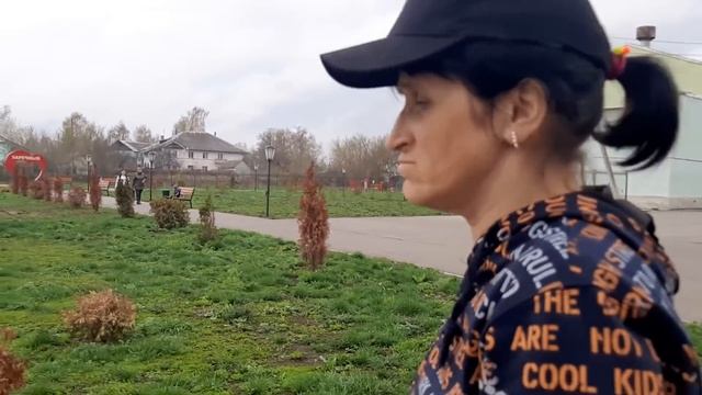 ЛЕНА РАБОТАЕТ УБОРЩИКОМ ТЕРРИТОРИИ!!! ЧИСТОТА И ПОРЯДОК ЗА НЕ!!!! смотреть онлайн