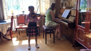 Василиса Паршкова, 6 лет, скрипка.