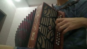 Смуглянка на гармони