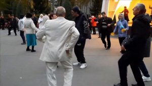 КРУЖИТ СУДЬБА НА КАБЛУКАХ