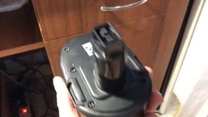 Аккумулятор TopOn .Top-PTGD-DE-L12-2.0A и шуруповерт DeWalt DC740