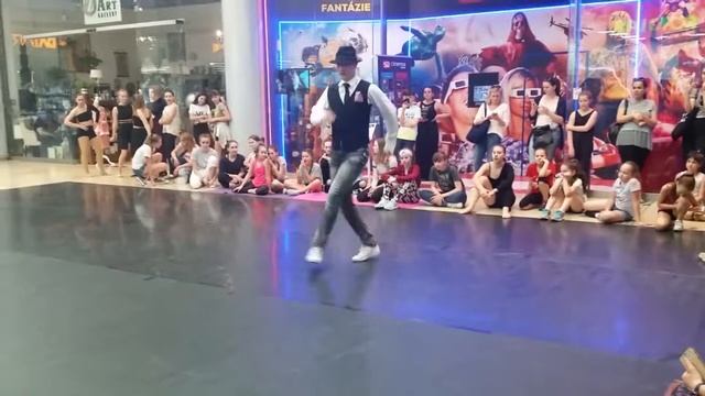 Medzinárodný deň tanca (LOCKING WAACKING show) смотреть онлайн