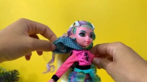 NEW Monster High 2022 G3 - Lagoona Blue unboxing / Обзор куклы Монстер Хай Лагуна Блю 2022 РОЗОВАЯ?