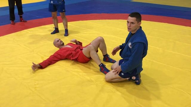 Техника САМБО (SAMBO technique). Рычаг колена (Kneebar by legs). Школа самбо для взрослых Sambi.st