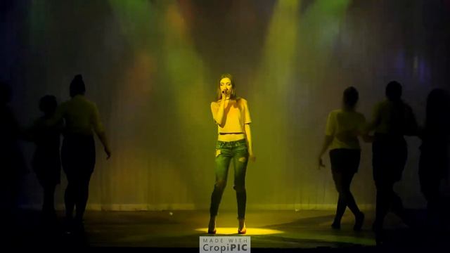 Девушка поет песню " Все мы бабы - стервы ... " смотреть онлайн