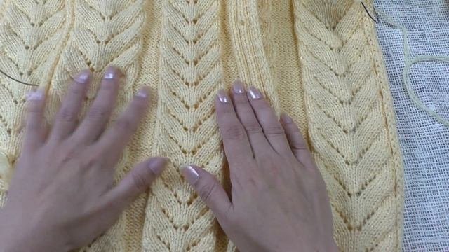 Продвижение моего процесса. Желтая кофточка с ажурными дорожками, с цельновязанной планкой.