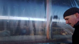 Пленка на фасаде коровника