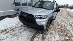 Купил Нива Трэвел вместо Весты Кросс. Black Travel вышел дешевле.