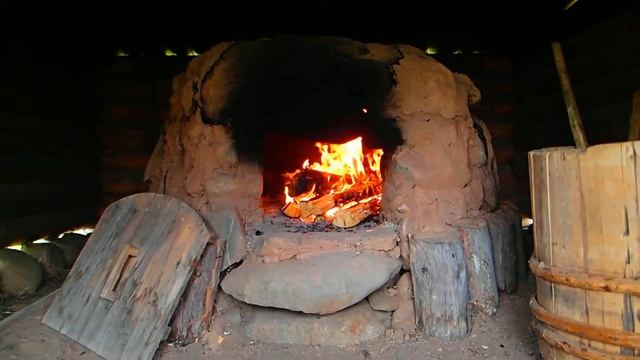 Топка хлебной печи. Славянская деревня X века. Любытино смотреть онлайн