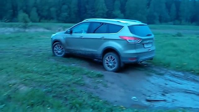 Ford Kuga 2013 диагональное вывешивание