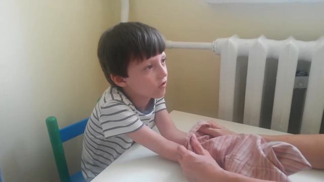 Аутизм. Занятия дома. Сенсорное восприятие. Платон, 6 лет. Наш сайт http://autismoff.ru/ смотреть онлайн