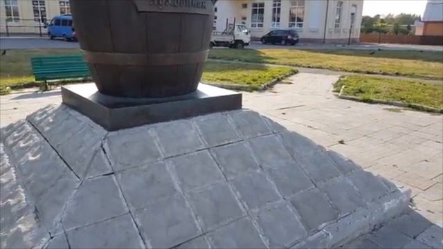 ЗНАМЕНИТЫЕ ЛУХОВИЦКИЕ ОГУРЦЫ. ПАМЯТНИК ОГУРЦУ. ТопСад