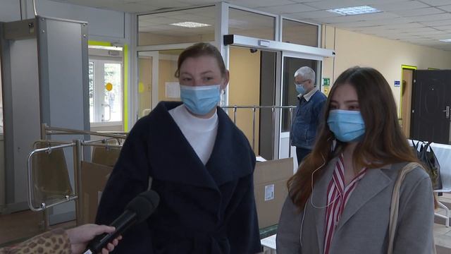 300 студентов Раменского колледжа получили продуктовые наборы. смотреть онлайн