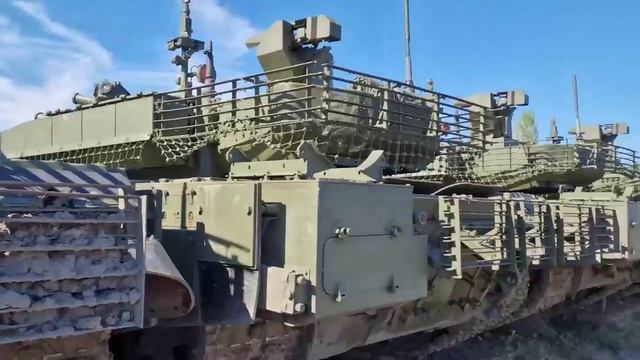 Сергей Шойгу проверил готовность военной техники смотреть онлайн