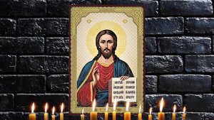 Отчитка в домашних условиях.Слушайте сильную молитву от порчи и сглаза!