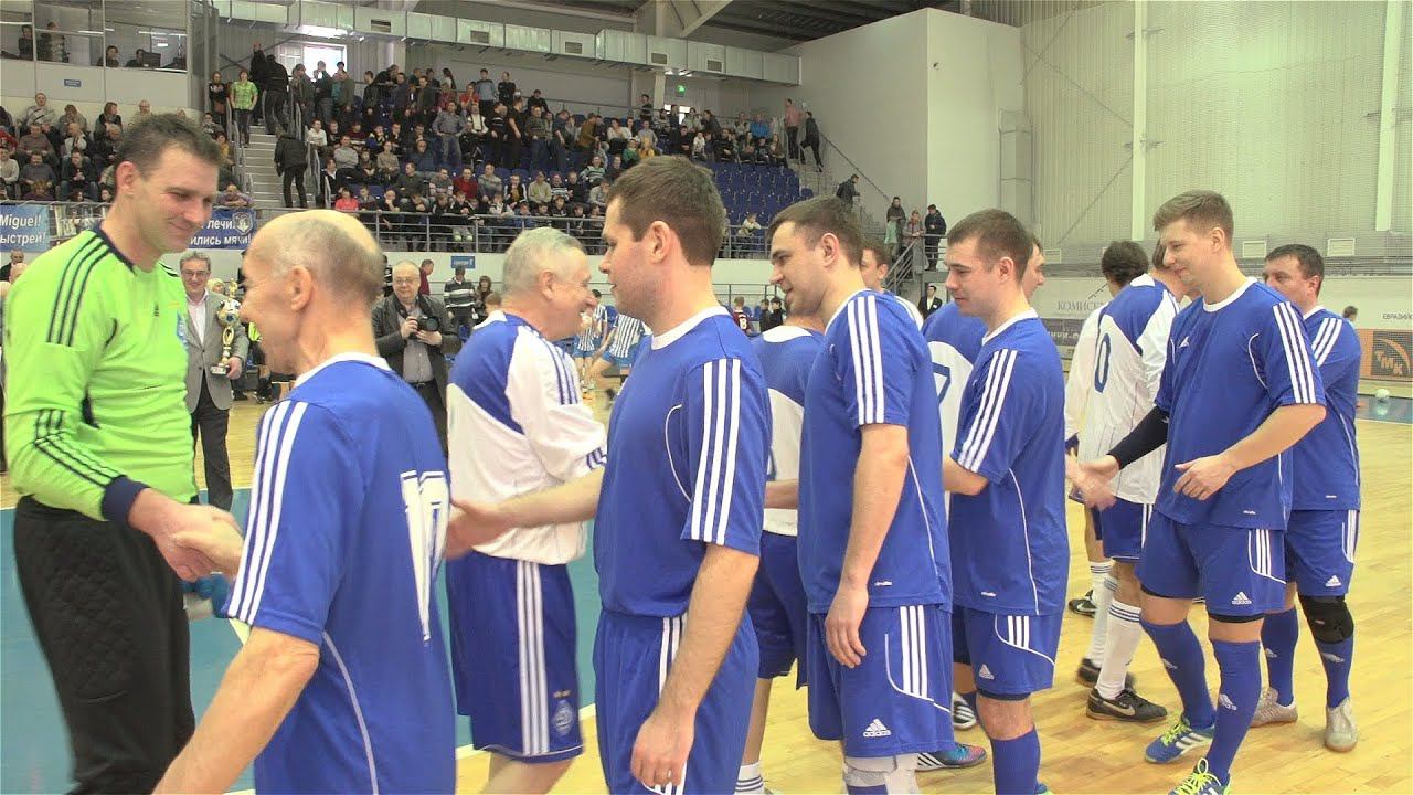 Товарищеский матч по футболу между представителями «Динамо» Киев и ветеранов футбола Республики Коми смотреть онлайн