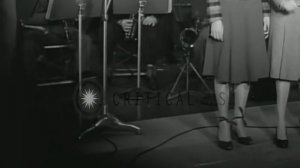 The Andrews Sisters - Boogie Woogie Bugle Boy (V-Disc 1945)