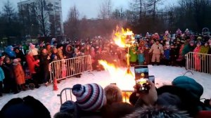 Как в Масленицу ЧУЧЕЛО ЗИМЫ сжигали! Гончаровский парк.