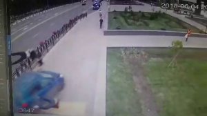 Видео с камеры наблюдения в Домодедово на площади