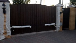 КАК БЫСТРО ПОКРАСИТЬ ДЕРЕВЯННЫЙ ЗАБОР.