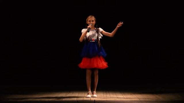 Анна Позолотина - песня "Наш край Россия", муз. и текст неизвестного автора в обр. В. Капаева смотреть онлайн