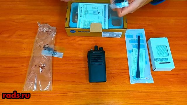 Радиостанция Motorola VX-261