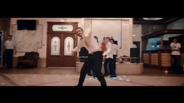 Танцующие официанты. Ростов