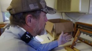 Выбраковка маточников в промышленном хозяйстве Криса Ворнера. Пчеловоды Флориды. Часть 2 (Боб Бинни