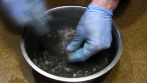 СВОИМИ РУКАМИ: ЗАМЕНА САЛЬНИКОВ ВИЛКИ МОТОЦИКЛА SUZUKI GSR 600 Changing Fork Seals