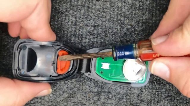 How to replace a 2010 Kia Forte 4 Button Keyless Entry Remote Battery смотреть онлайн